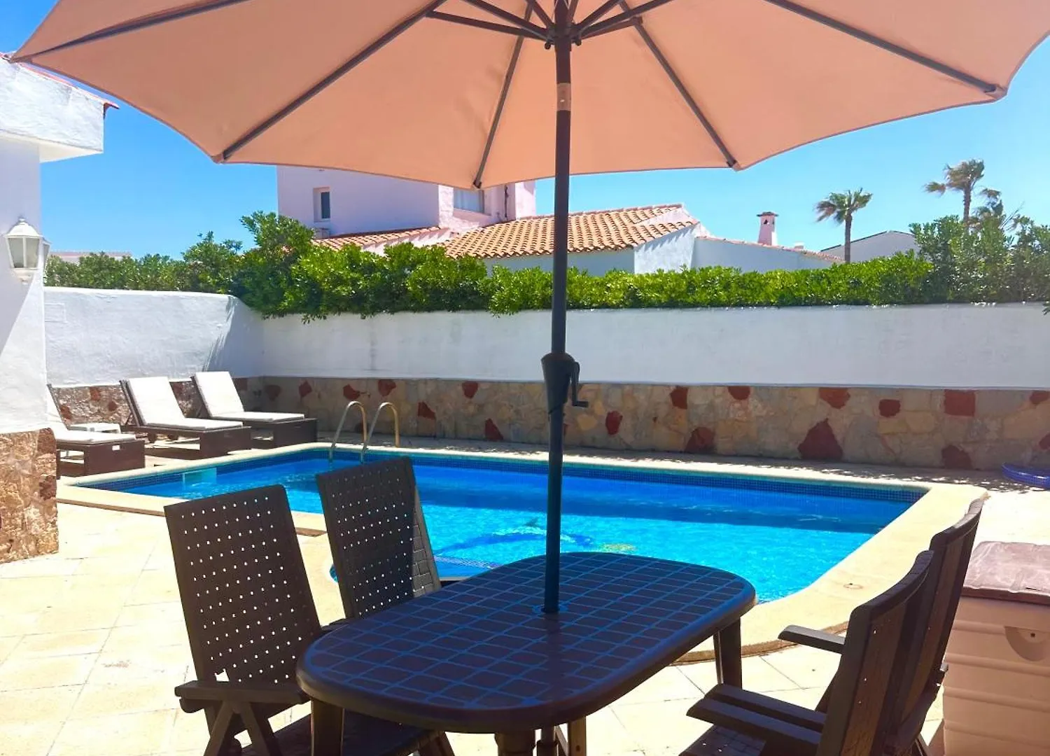 Chalet Junto Al Mar Con Piscina Privada カラン・ボッシュ